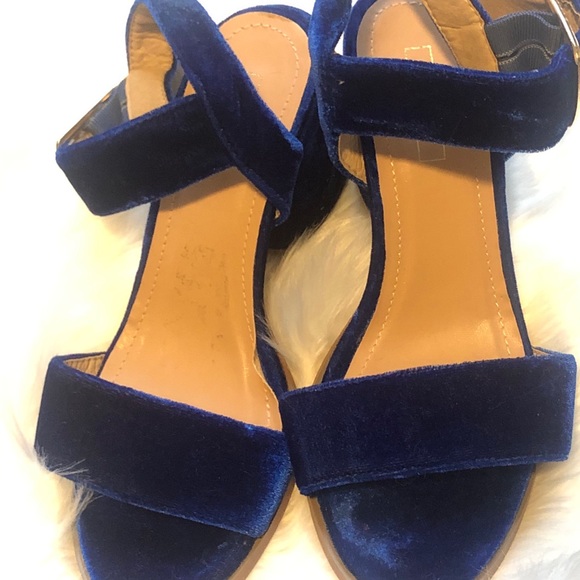 Yoki Blue Velvet Sandala - Picture 1 of 3